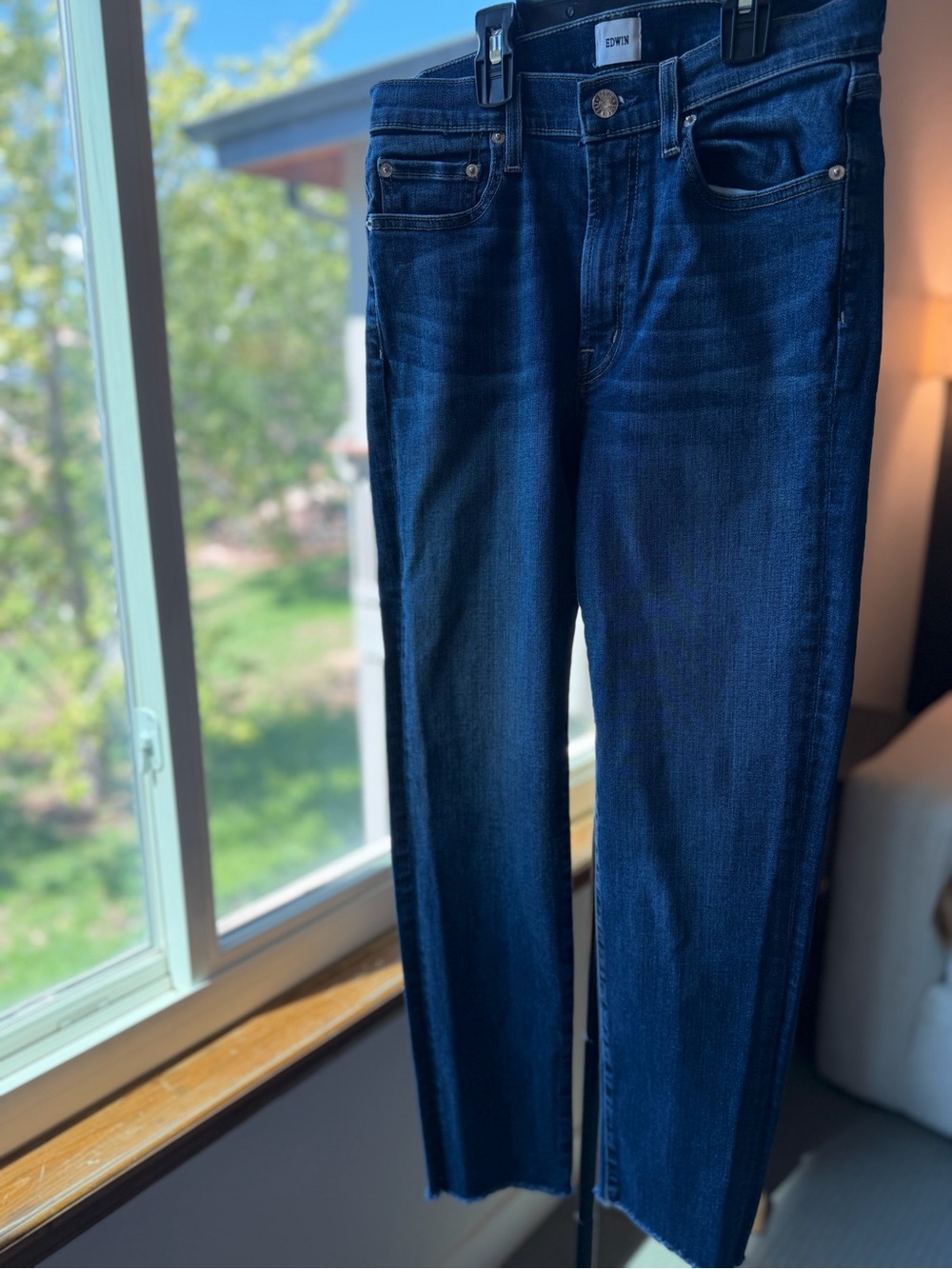Edwin Jeans Edwin Slim Straight Mid Rise Crop